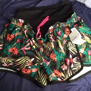 Maternity running shorts